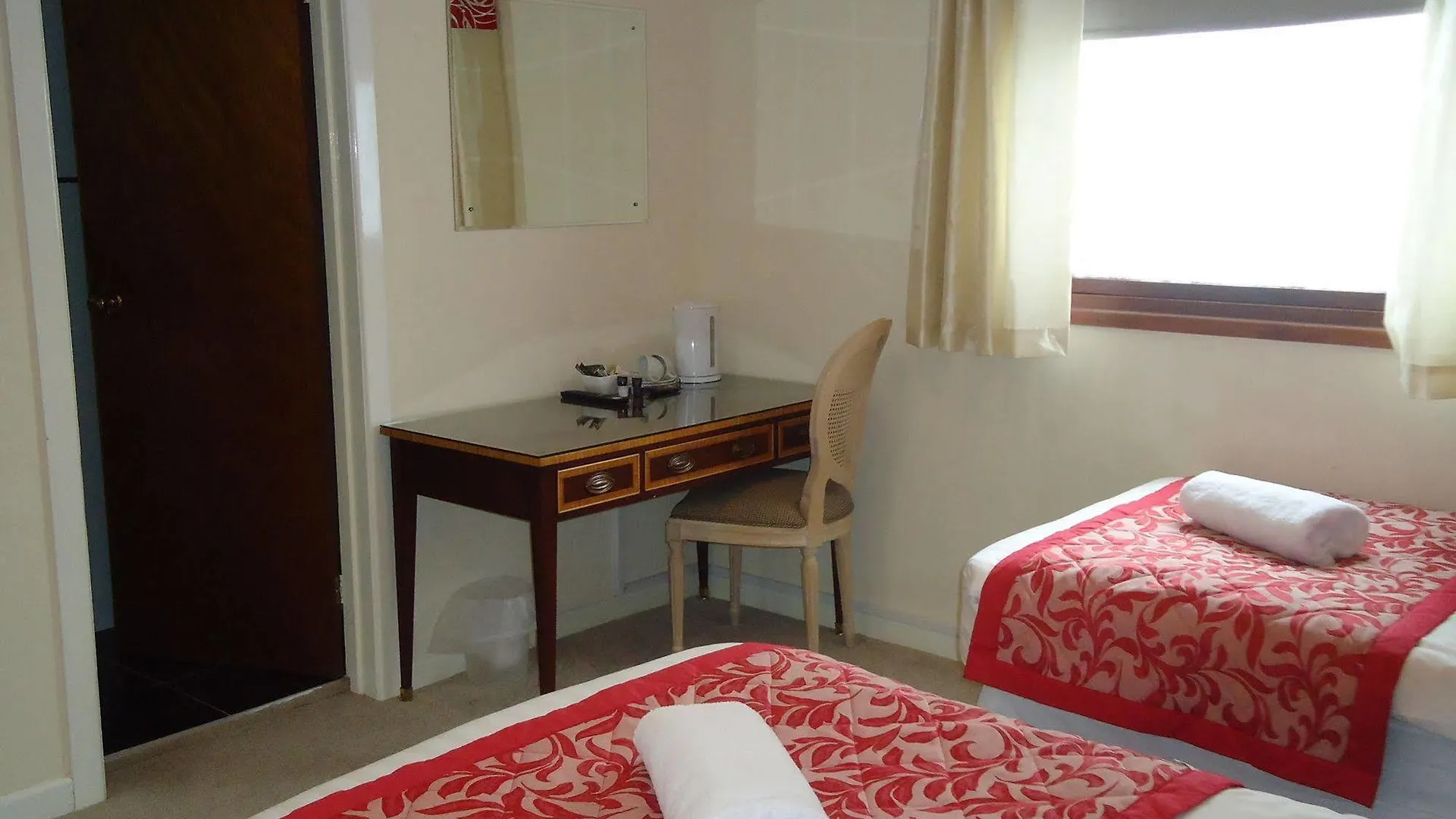 Cecil Court Hotel Bournemouth 3*,